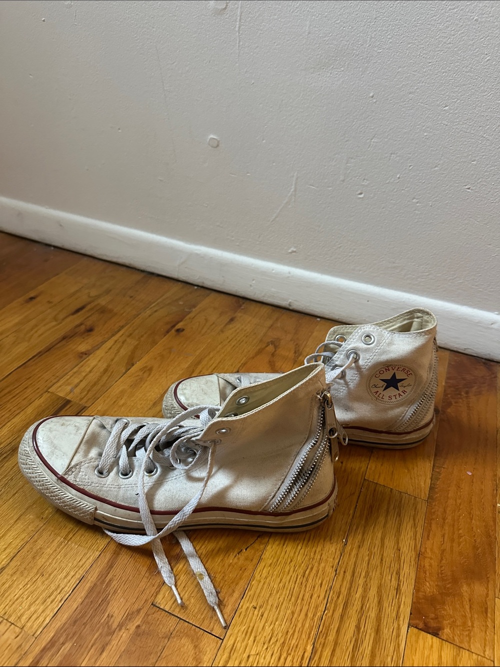 Converse Chuck Taylor All Star High Top Sneakers in Off-White with rare zipper I